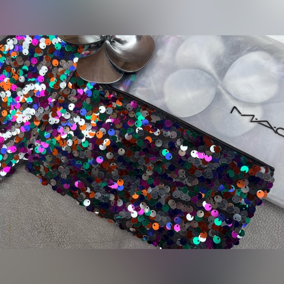 New MAC Cosmetics Sequin Makeup Bag - Picture 5 of 7